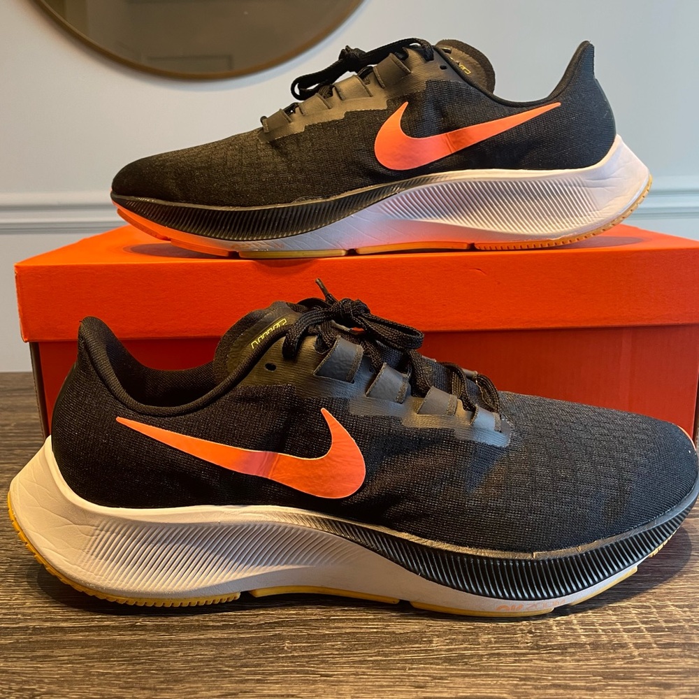 Nike Zoom Air Pegasus 37 running shoes men size 11 great condition like new